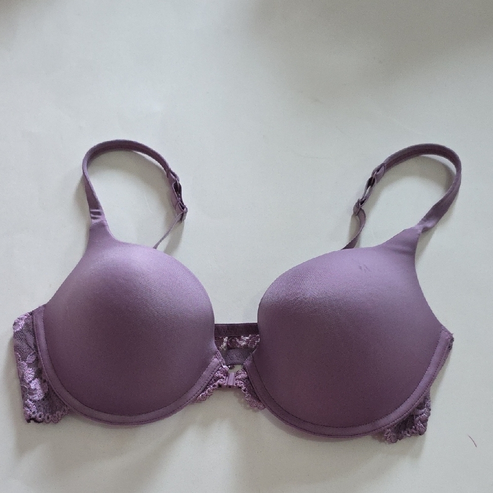 Victoria's Secret Lavender Lace Bra